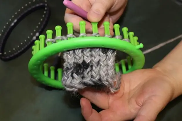Naučte se plést na Loom pletení. Lekce První: smyčky obličeje