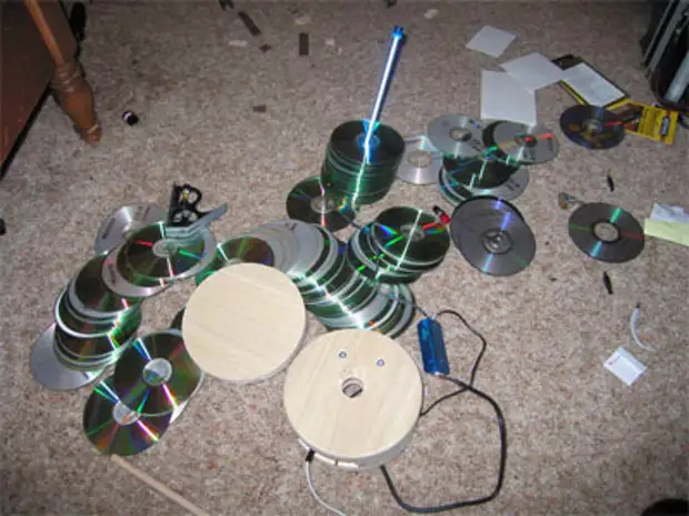 Luminaire ng lumang CD discs.