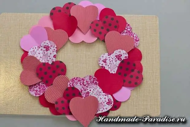 Wreath sa papel alang sa Valentine's Day (7)