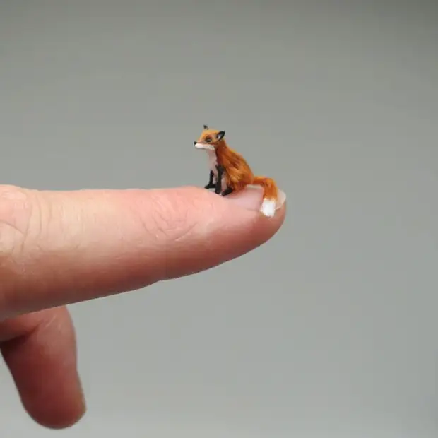 Artist creates incredibly realistic animal miniatures