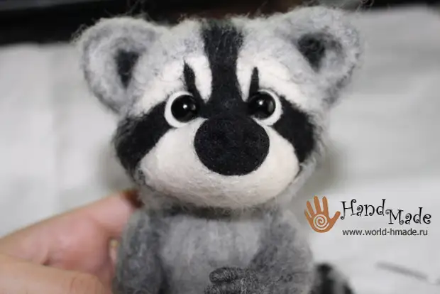 Toy raccoon di teknîka felsefê zuha de. Çîna masterê