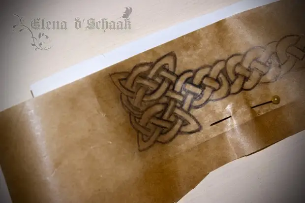 Belti embroidered af Celtic hnúður ... eða útsaumur-þungur leikni