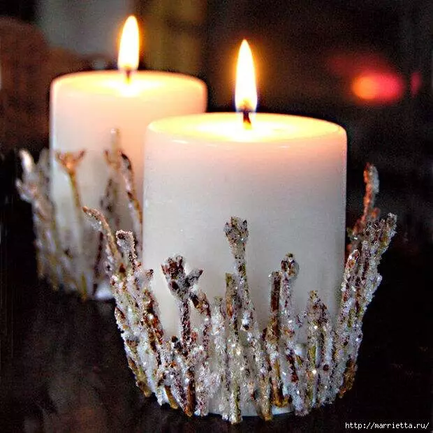 نئے سال کی Candlestick چمکدار spriigs سے بنا