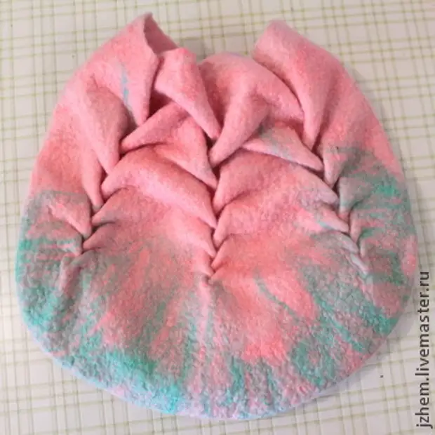 กระเป๋าถือด้วย Braids และ Fermoom - Felting and Sewing