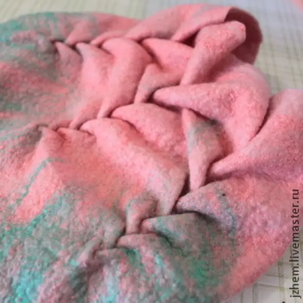 Handbag ດ້ວຍ braids ແລະ fermom - felting ແລະ sewing