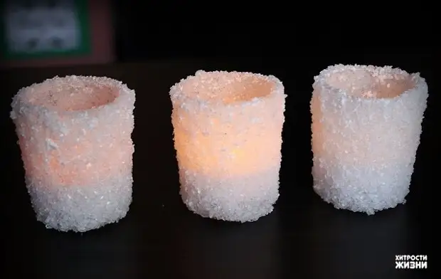 Snow-covered candlesticks (DIY)