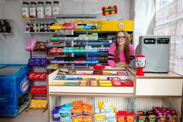 Winkel guod fan Felt, de heule winkel út it stikkende guod, wachtswagende produkten mei har eigen hannen, Lucy Sparrow, Lucy Sparrow