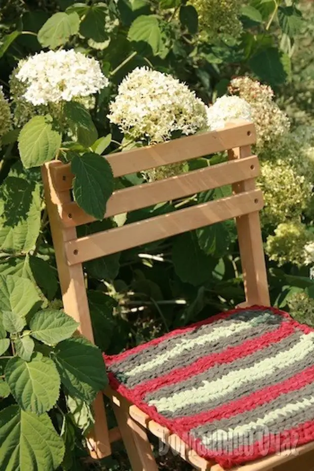 Weaving carpets.