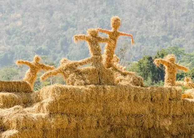 Dalla paglia può fare vere sculture