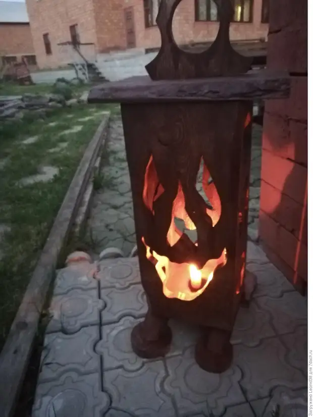 Cathetan grill lawas. Mbangun lantern hiasan kanggo kebon