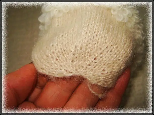 Knitting: Ardi zuri xarmangarria