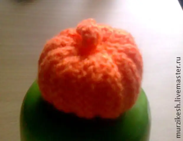 Knit pumpkin