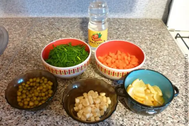 Botella con verduras