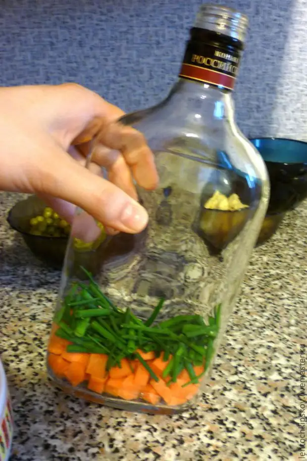 Botella con verduras