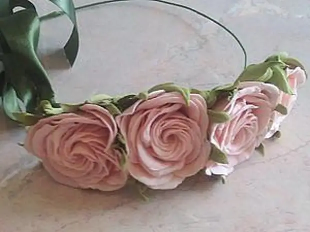 Wreath: Roses dari Foamira