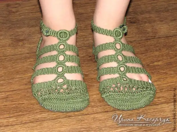 Sehlopha sa Master: Home Hook SandAls