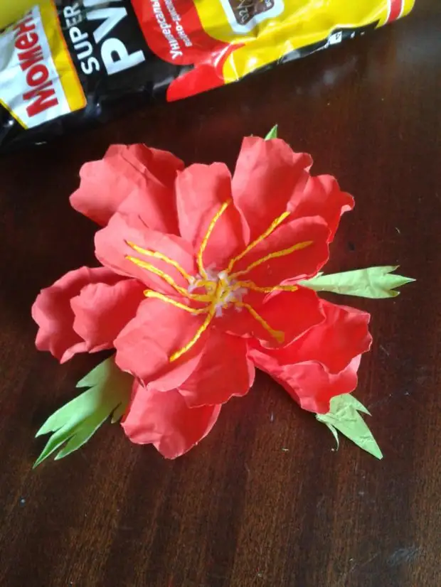 Creați flori de la hârtie crumptată cu copii