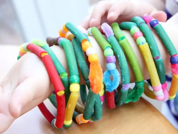 Macaronische stemming. Creëer met kinderen