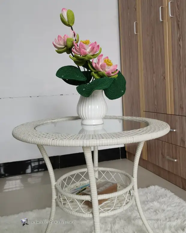 Bouquet nke lotus crochet. Na-akụ atụmatụ