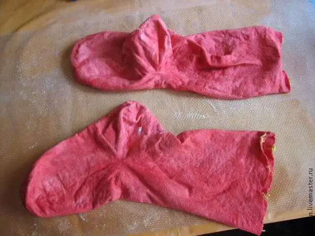 CREATE COZY FELT SOCKS