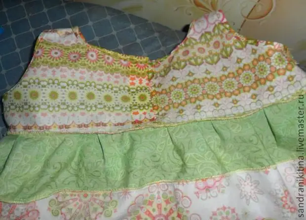 女の子のための夏のサンドレスを縫う方法