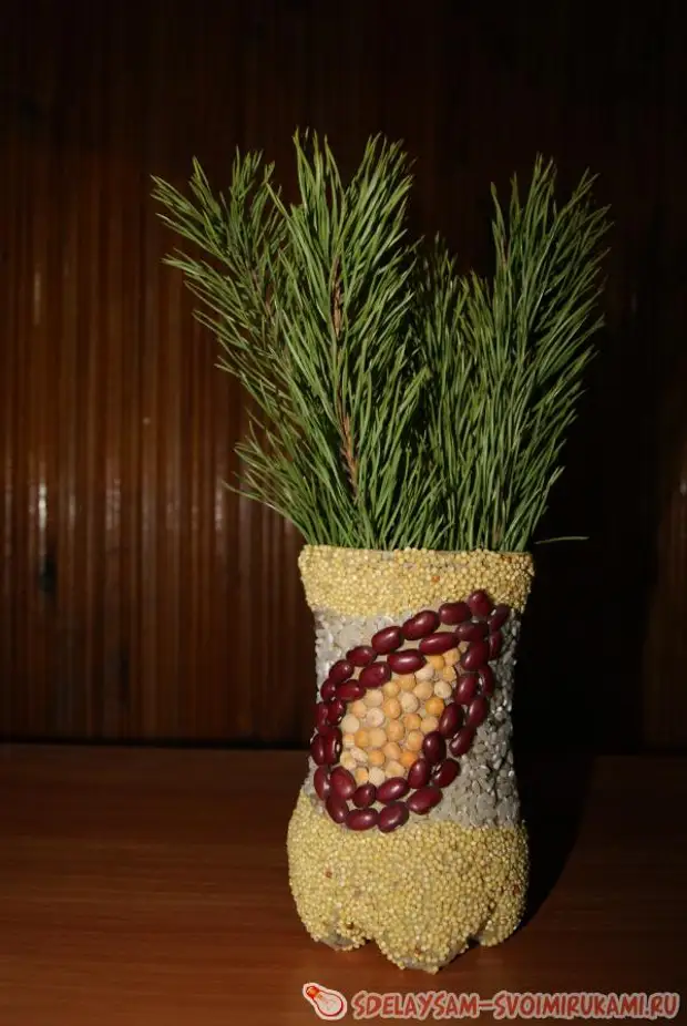 Kushongedza vase