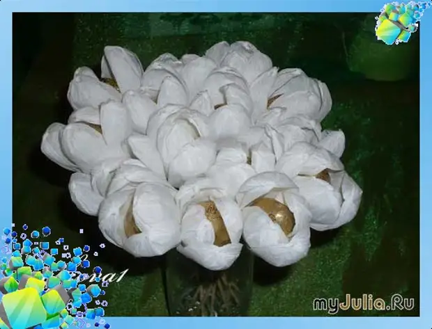 Snowdrops এর মিছরি ঝুড়ি ক্যান্ডি bouquet থেকে snowdrops এর bouquet