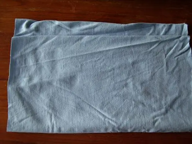 बुटलेल्या टी-शर्टमधून धागा कसा बनवायचा