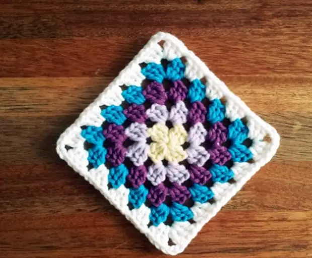 Crochet. Ka soo baxaan motif-ka labajibaaran (5) (534x4442, 615kb)