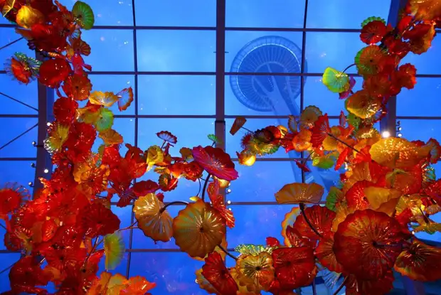 Dale Chihuli မှဖန်ခွက်လက်ရာများ