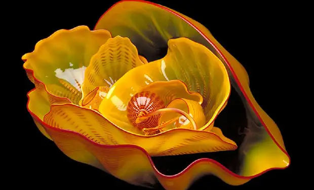 Dale Chihuli မှဖန်ခွက်လက်ရာများ