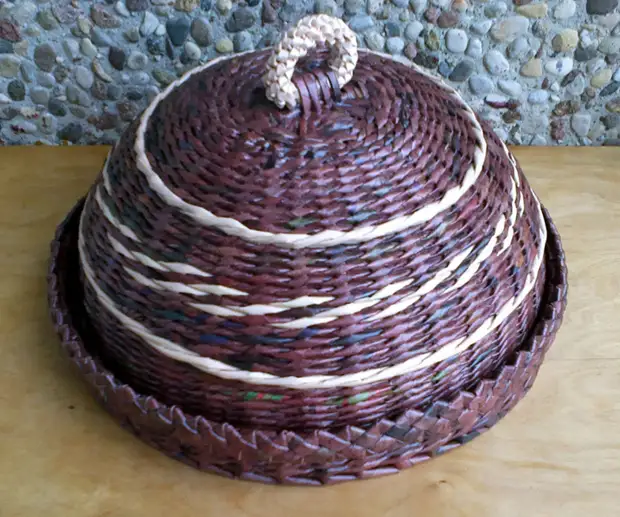 Weaving kutoka magazeti. Wafanyabiashara wa mviringo na pande zote na vifuniko. Madarasa ya Mwalimu (18) (700x583, 545kb)