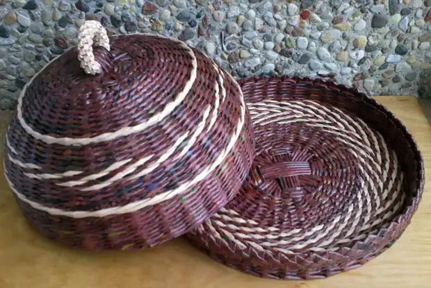 Weaving lati awọn iwe iroyin. Ofali ati yika pẹkipẹki pẹlu awọn ideri. Awọn kilasi titunto (19) (700x468, 477kb)