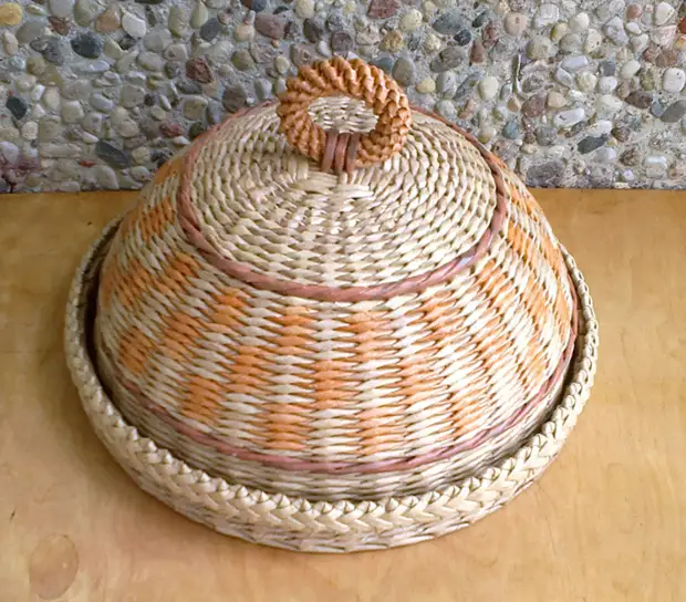 Weaving from newspapers. Oval and round breadmen with covers. Master classes (20) (700x614, 583Kb)