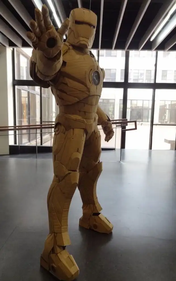 I-Cardboard Iron Man