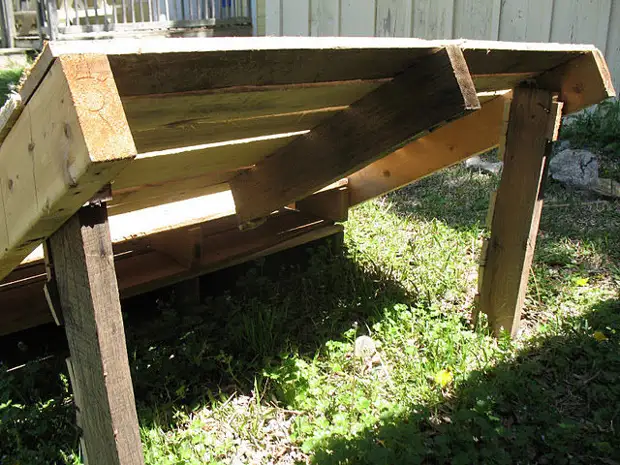 Sun loungers from pallets