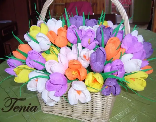 Crocuss از کاغذ راه راه. کلاس کارشناسی ارشد (42) (700x548، 257 کیلوبایت)