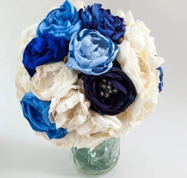 Perfection in detail: bouquet of textile peonies