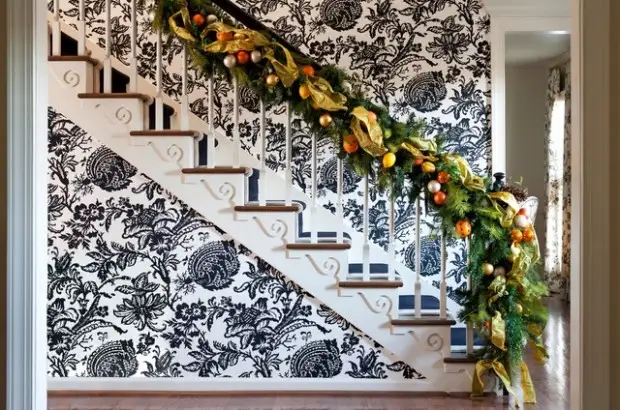 Interior design. Le idee straordinarie di decorare le scale per Natale (1) (620x410, 236kb)