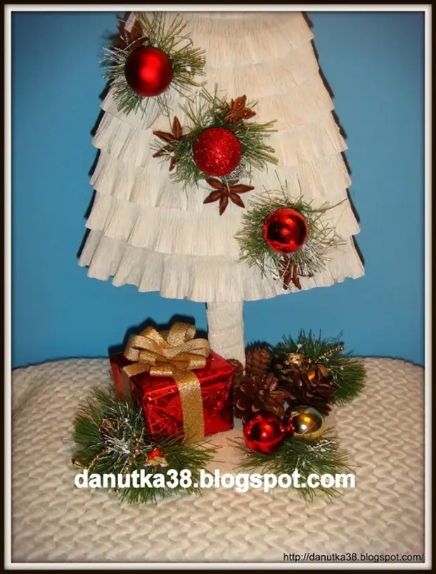 Pomul de Crăciun din carton și hârtie ondulată. Master Class (18) (532x700, 284kb)