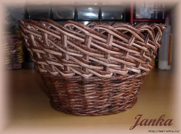 Basket of original oblique weaving