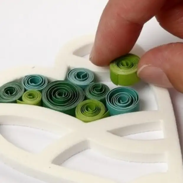 Polyfoam a Quilling. Srdce zavěšení pro vánoční strom (4) (371x372, 61kB)