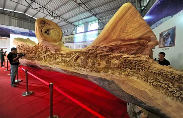 木造アートZhen Chonghu.