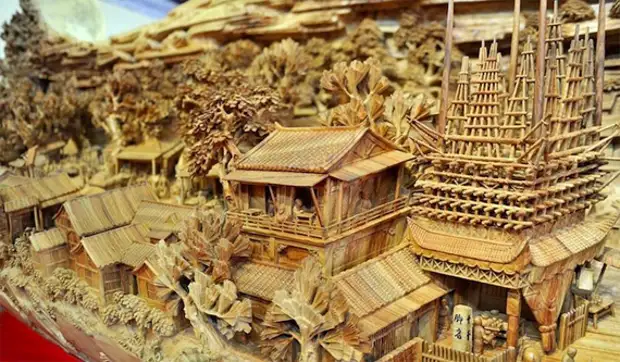 木造アートZhen Chonghu.