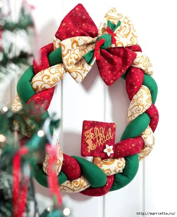 Textile christmas wreath. Mk