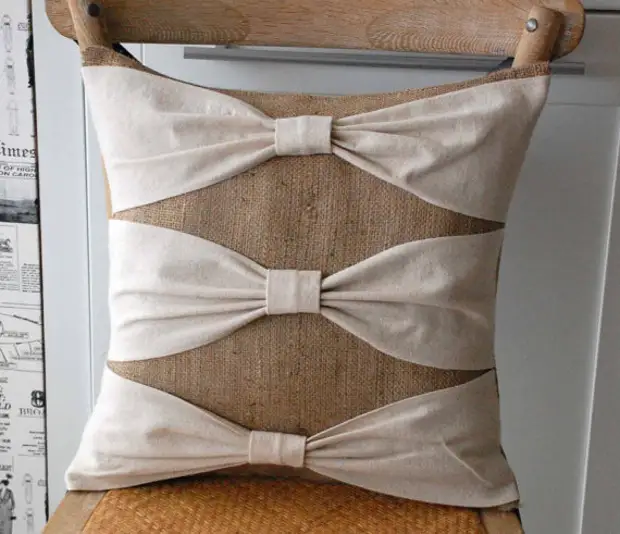 Burlap pillows. Rose for pillow decoration