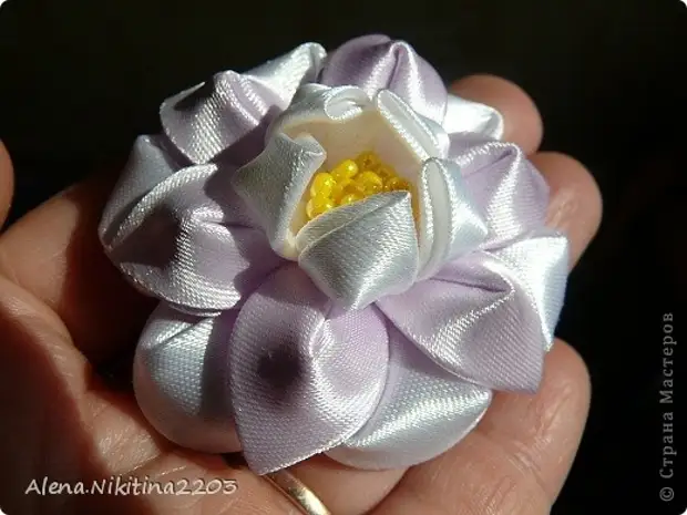 Flowers made of ribbons from Alena Nikitina (5) (520x390, 130Kb)