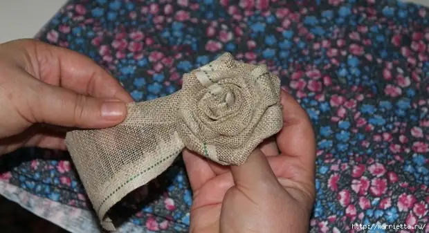 Roses from flax and burlap. Video and photo master class (16) (699x380, 208kb)