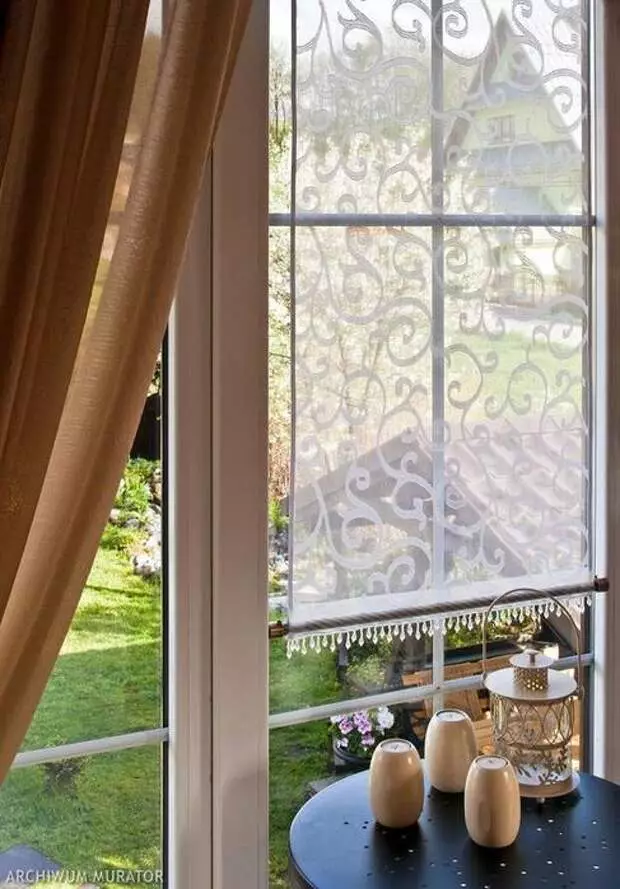 Decorative curtain panel for metal-plastic windows. Great idea!