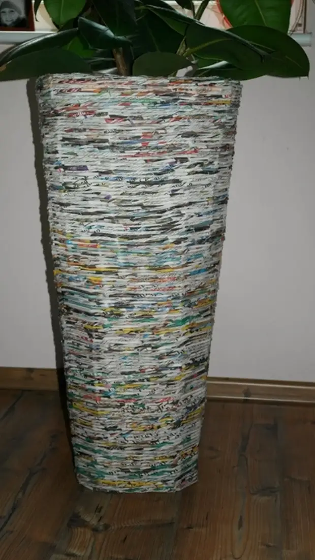 Tejido de periódicos. Gachas de gachas altas para la habitación FICUS (14) (393x700, 203KB)